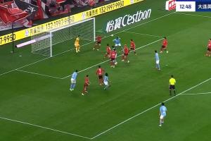 betvictor伟德官网-经典！马莱莱半空门头球顶空，单刀思考人生后射门被扑