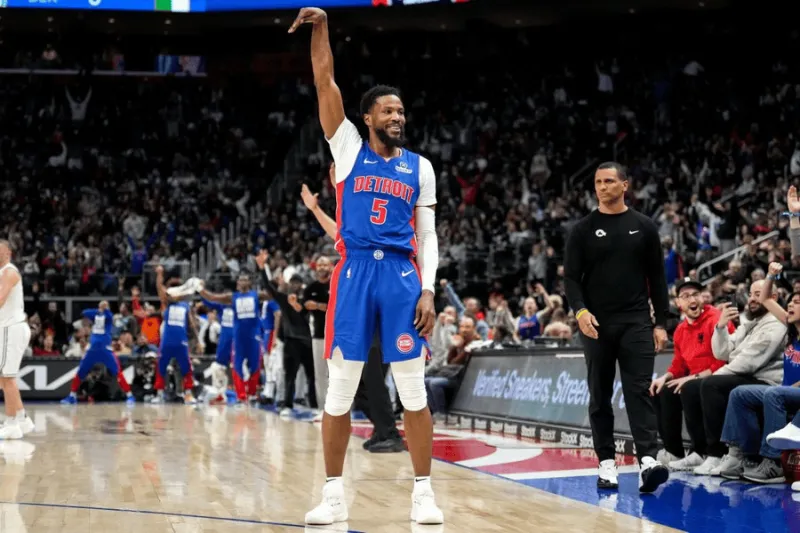 betvictor伟德官网-火箭博主：比斯利是火箭的潜在目标，为季后赛提供进攻深度